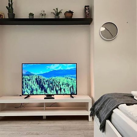 Charming Central Apartment Хелзинки Екстериор снимка