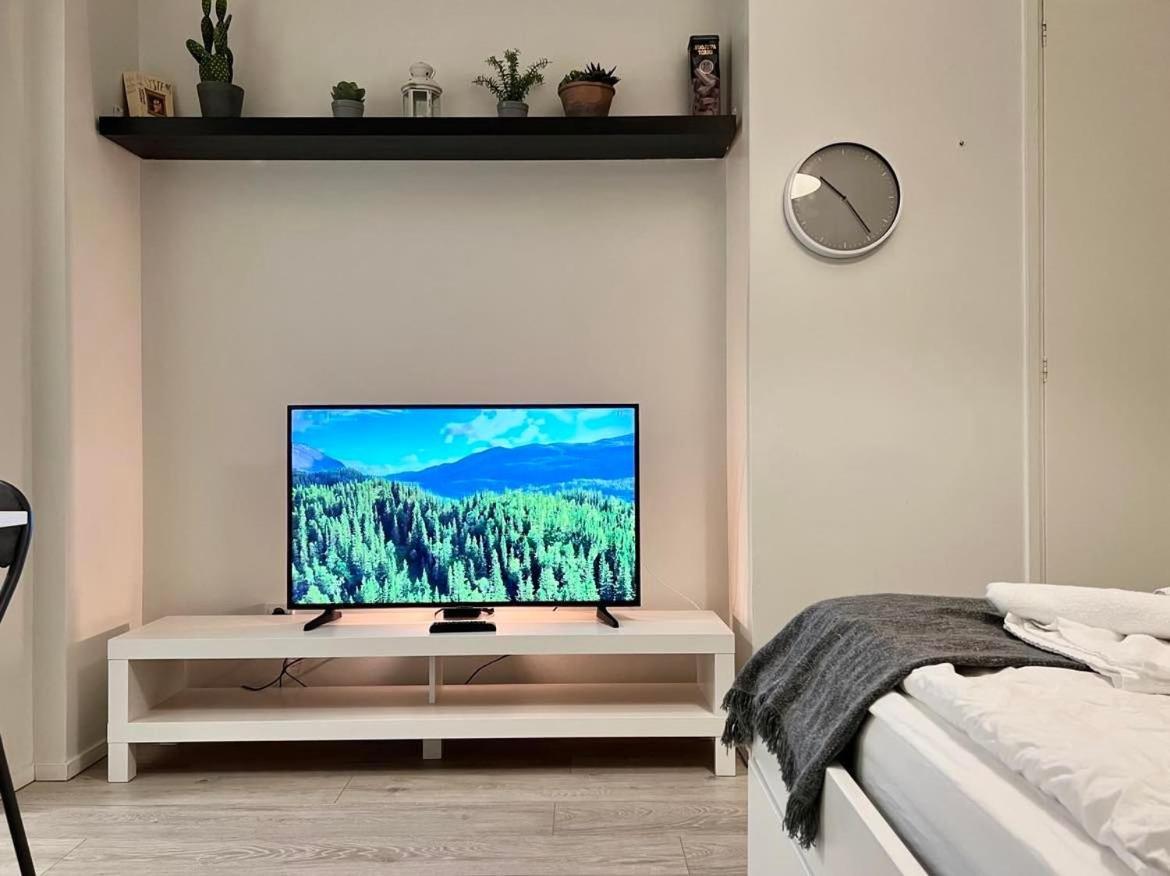 Charming Central Apartment Хелзинки Екстериор снимка